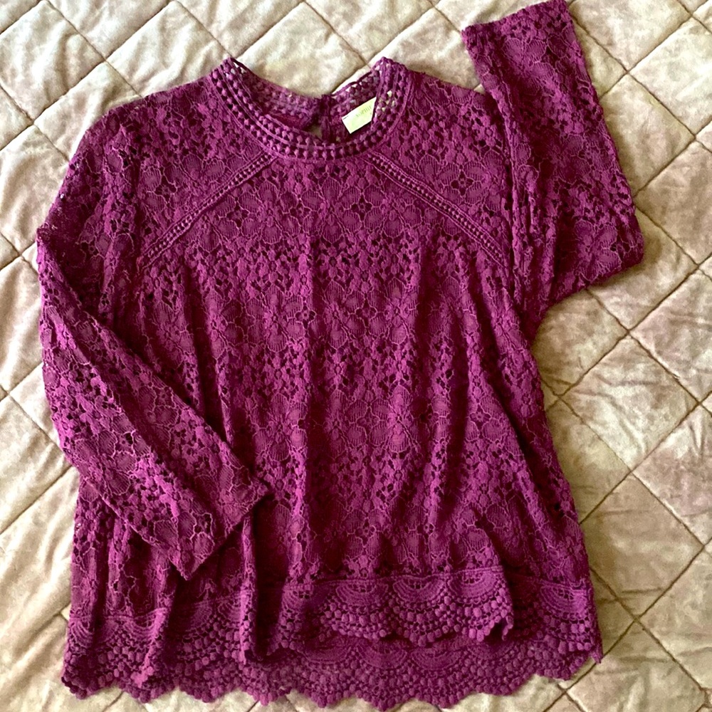 Beautiful lace blouse w/lining and keyhole back enclosure-in dark Plum color.